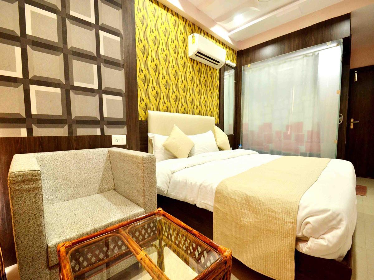 Oyo 2403 Hotel Aamantran Avenue Ujjain Extérieur photo