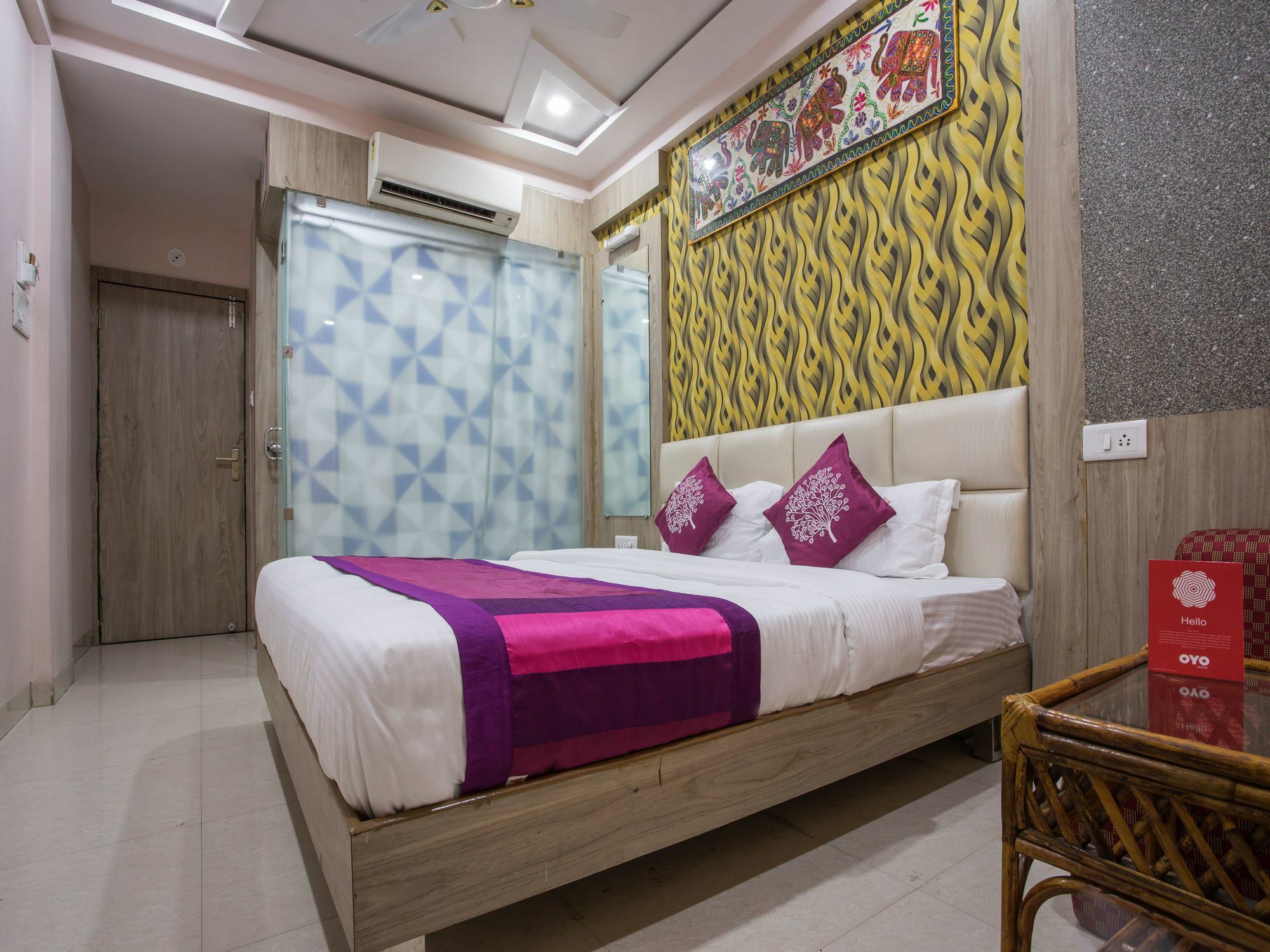 Oyo 2403 Hotel Aamantran Avenue Ujjain Extérieur photo